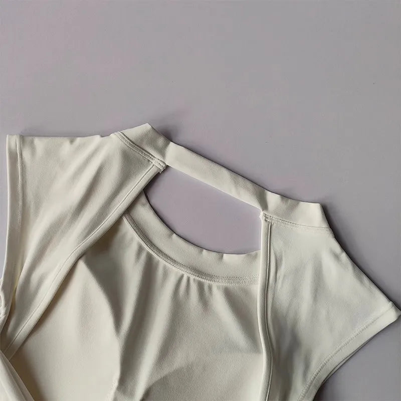 Short Backless Fixed Chest
